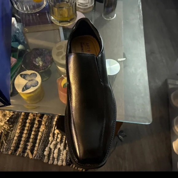 Men's Black Leather Loafers. Size 13 - Picture 2 of 6